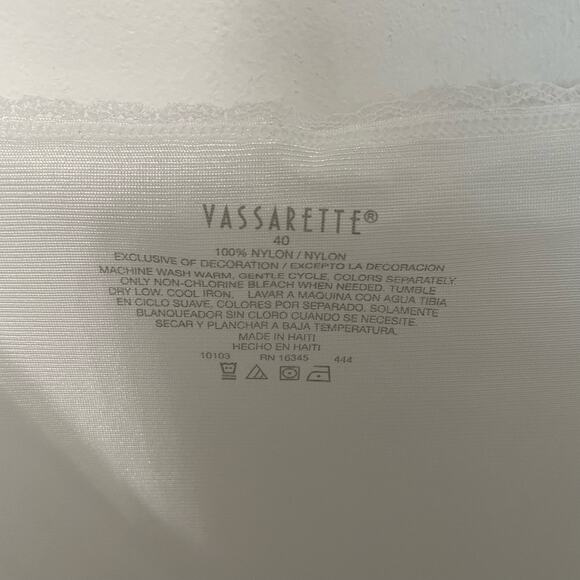 Vassarette White Slip 40 Nightgown Lace V Neck Sleeveless Lightweight Vintage - Picture 3 of 3